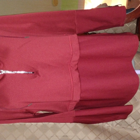 Avia Maroon Half Zip Pullover Long Sleeve Top EUC - Picture 4 of 11